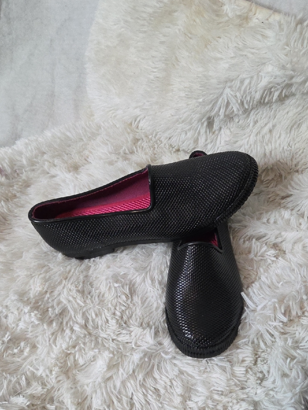 Cougar Black Textured Slip-On Flats with Pink Lining